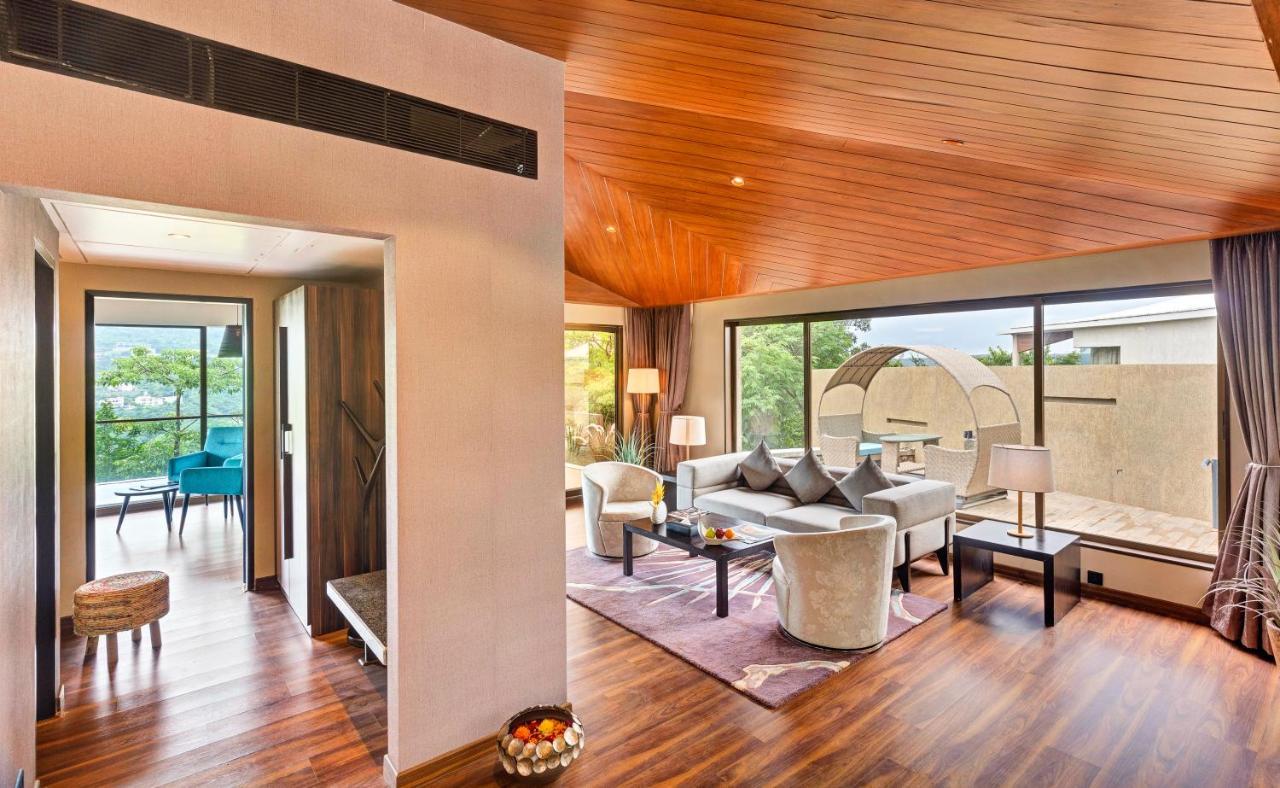 Aamby Valley City Lonavla Zewnętrze zdjęcie The living room of a suite at the hotel