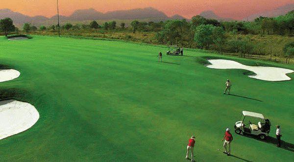 Aamby Valley City Lonavla Zewnętrze zdjęcie Golf Course at the DLF City