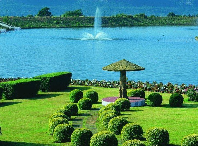 Aamby Valley City Lonavla Zewnętrze zdjęcie View of the artificial lake