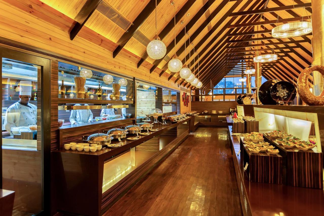 Aamby Valley City Lonavla Zewnętrze zdjęcie The interior of the restaurant